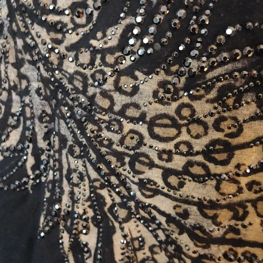 Wet Seal Women' s size M Top Leopard print Feather Motif Sequins Animal Print - Picture 4 of 7